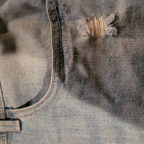 Old navy boyfriend shorts - Picture 3 of 4